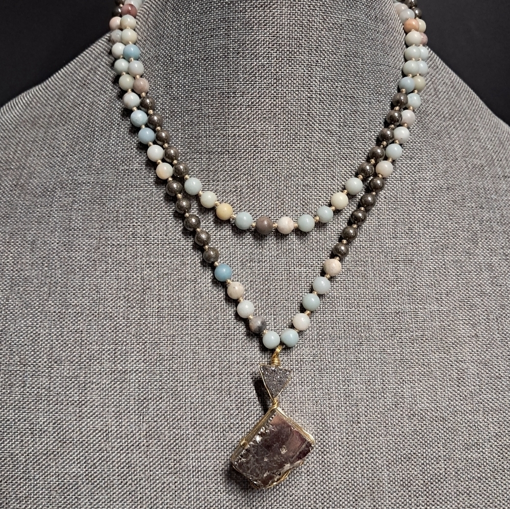 Elegant Multi-Color Beaded Necklace with Pendant